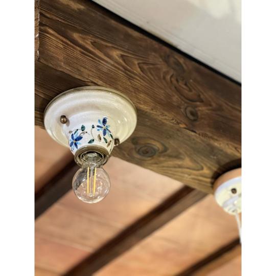 toszkan kezzel festett mennyezeti lampa gerenda paraszthaz mediterran rusztikus klasszikus vilagitas lampak keramia porcelan balaton videki nyaralo.jpg